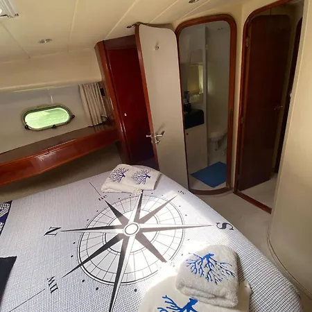 Lares Yachting