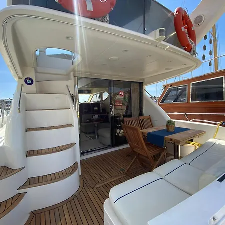 Lares Yachting Tekne *